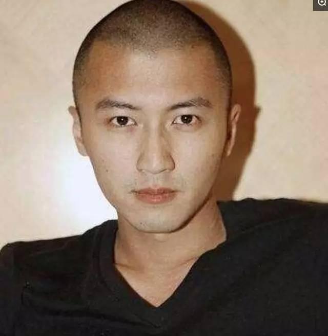 大光头香港明星,风采依旧的银幕传奇